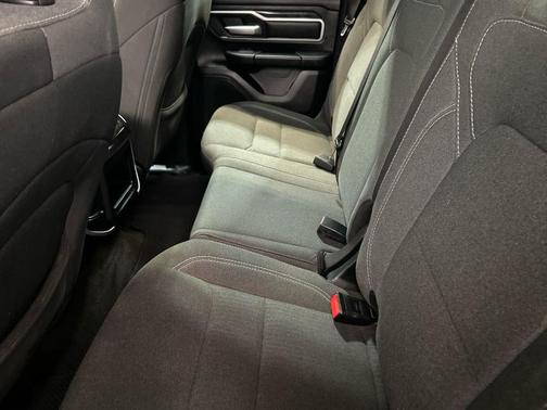 Diamond Black Crystal Pearlcoat 2023 RAM 1500 Big Horn/Lone Star