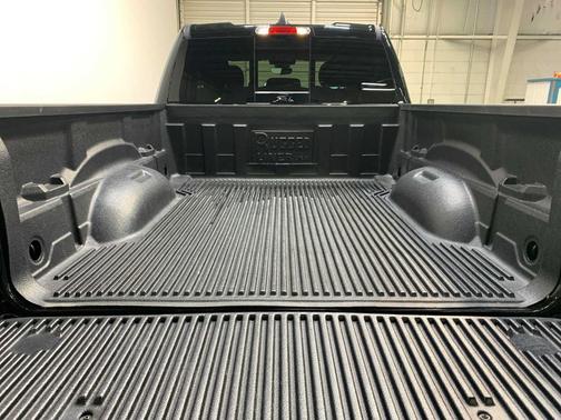 Diamond Black Crystal Pearlcoat 2023 RAM 1500 Big Horn/Lone Star