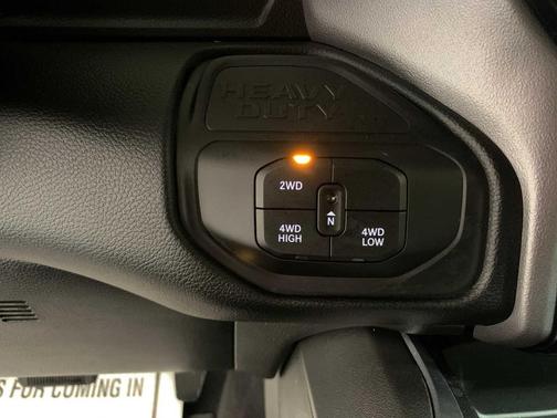 Ceramic Gray Clearcoat 2025 RAM 2500 Big Horn Crew Cab 4x4 6'4' Box