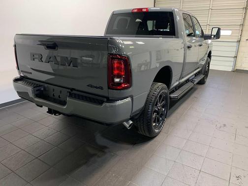 2025 RAM 2500 Big Horn Crew Cab 4x4 6'4' Box