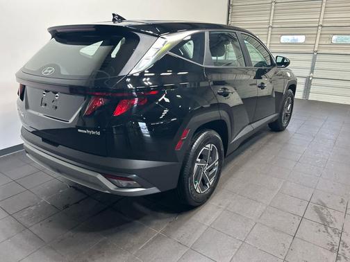 Ash Black 2026 Hyundai TUCSON Hybrid Blue SE