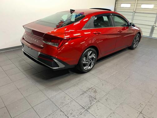 2025 Hyundai ELANTRA HEV Limited