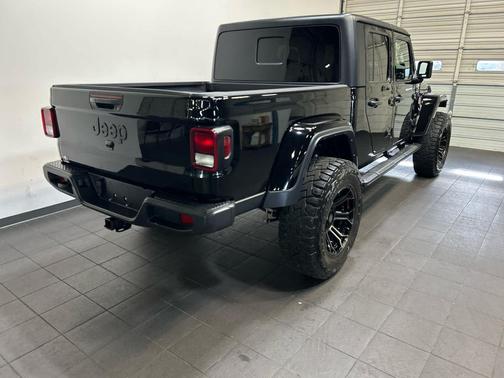 Black Clearcoat 2023 Jeep Gladiator Sport S