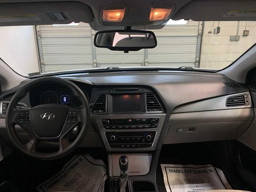 2017 Hyundai SONATA SE