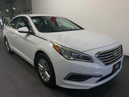 2017 Hyundai SONATA SE