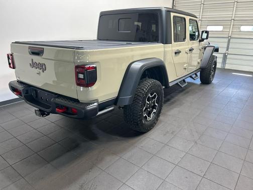 Limited Edition Gobi Clearcoat 2022 Jeep Gladiator Rubicon