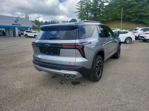 Sterling Gray Metallic 2026 Chevrolet Traverse AWD Z71
