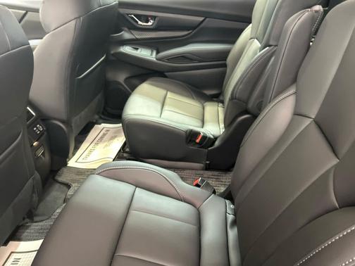 Ice Silver Metallic 2026 Subaru Ascent Premium 7-Passenger