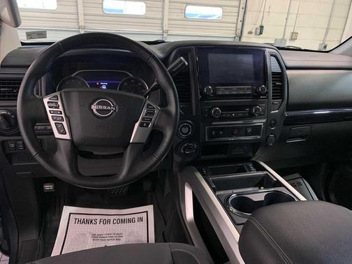 2024 Nissan Titan SV