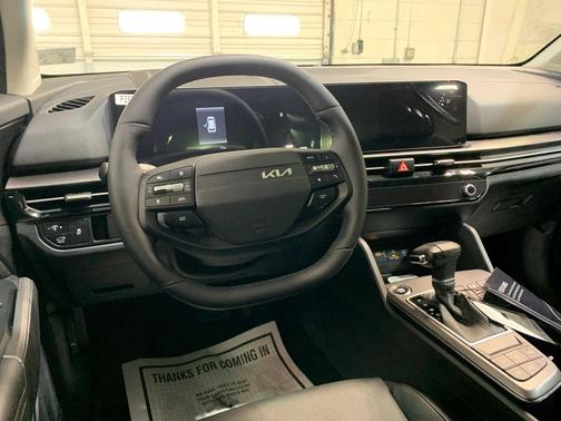 Wolf Gray 2026 Kia Sportage EX