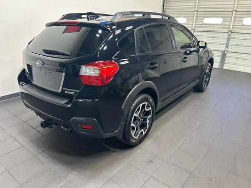 Crystal Black Silica 2017 Subaru Crosstrek 2.0i Limited