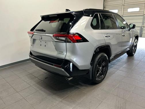 Silver Sky Metallic w/Midnight Black Roof 2020 Toyota RAV4 Hybrid SE