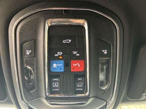 Bright White Clearcoat 2023 Jeep Grand Cherokee Altitude