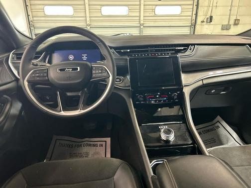 Bright White Clearcoat 2023 Jeep Grand Cherokee Altitude