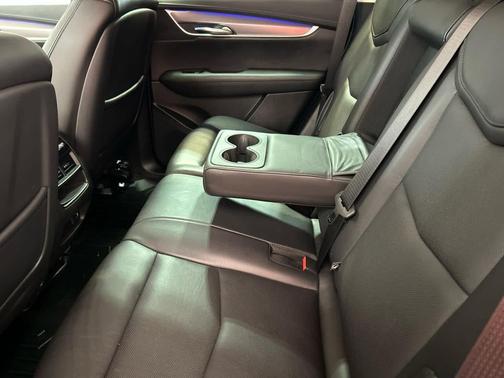 Radiant Silver Metallic 2019 Cadillac XT5 Premium Luxury