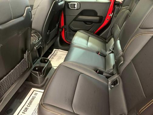 2025 Jeep Gladiator High Tide