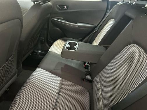 Ultra Black 2020 Hyundai KONA SEL Plus