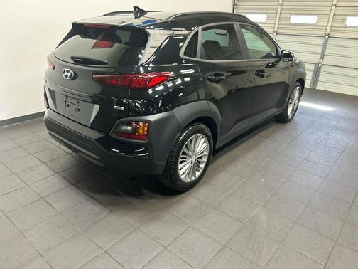 Ultra Black 2020 Hyundai KONA SEL Plus
