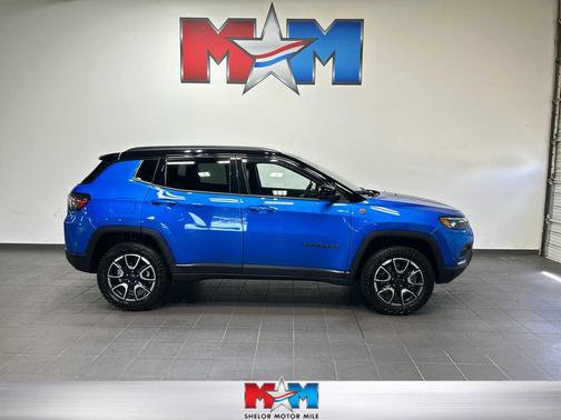 2025 Jeep Compass Trailhawk