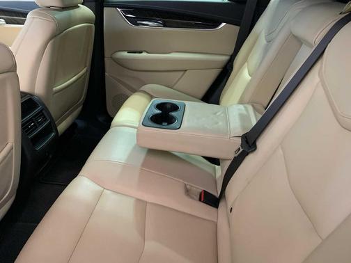 2017 Cadillac XT5 Base