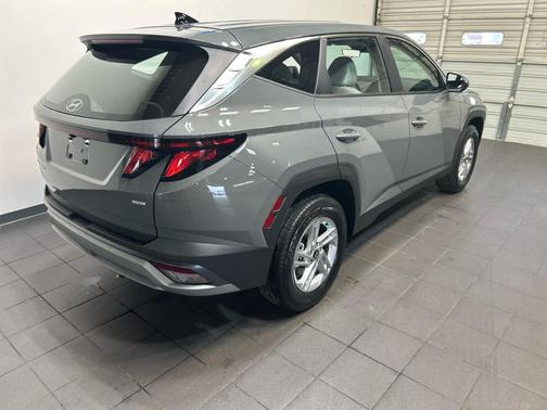 Hampton Gray 2026 Hyundai TUCSON SE