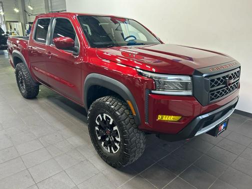 Cardinal Red Metallic Tricoat 2024 Nissan Frontier PRO-4X