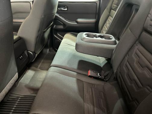 Cardinal Red Metallic Tricoat 2024 Nissan Frontier PRO-4X