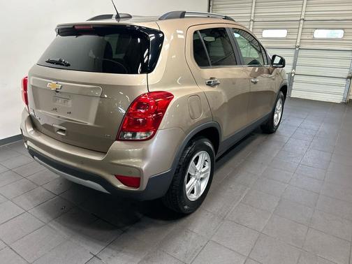 Sandy Ridge Metallic 2018 Chevrolet Trax LT