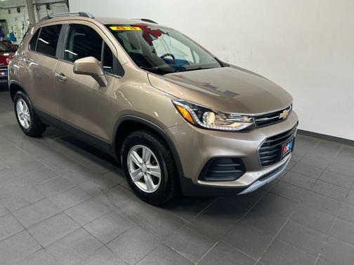 Sandy Ridge Metallic 2018 Chevrolet Trax LT