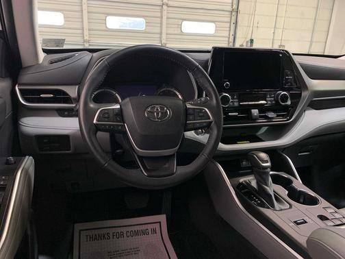 2023 Toyota Highlander Hybrid XLE