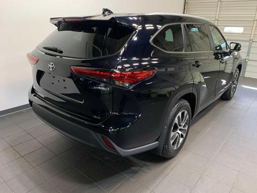 2023 Toyota Highlander Hybrid XLE