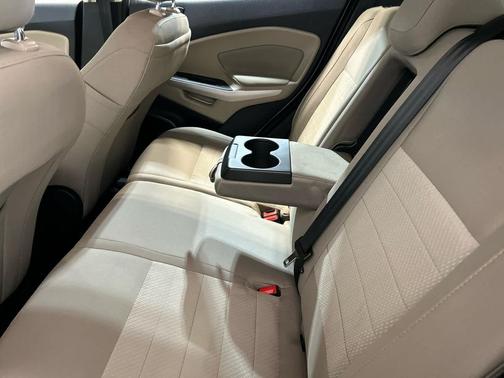 WHITE 2018 Ford EcoSport S