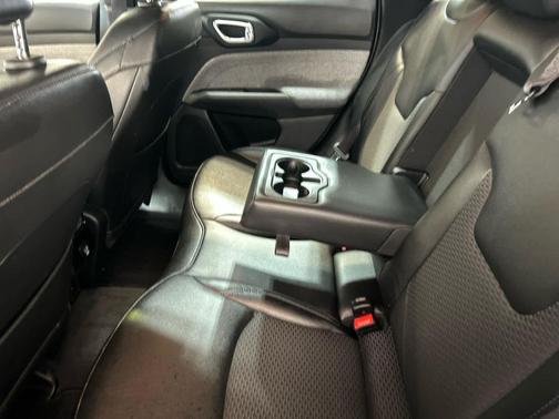 Silver Zynith Metallic Clearcoat 2024 Jeep Compass Latitude