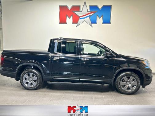 Crystal Black Pearl 2020 Honda Ridgeline RTL-E