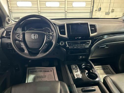 Crystal Black Pearl 2020 Honda Ridgeline RTL-E