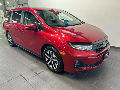 Radiant Red Metallic II 2025 Honda Odyssey EX-L