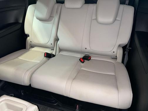 Radiant Red Metallic II 2025 Honda Odyssey EX-L