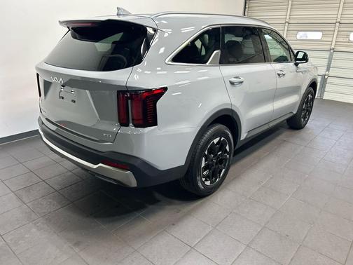 Wolf Gray 2026 Kia Sorento S