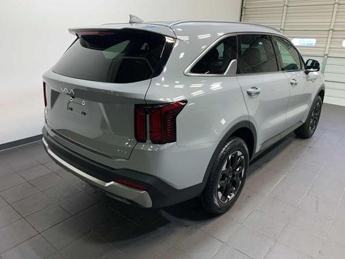 Wolf Gray 2026 Kia Sorento S