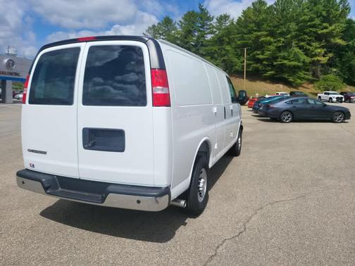 Summit White 2026 Chevrolet Express 2500 LT