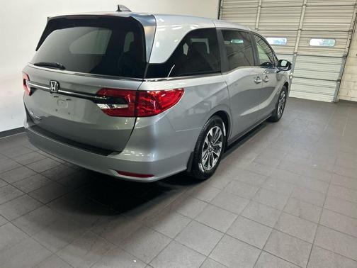 Lunar Silver Metallic 2023 Honda Odyssey EX-L