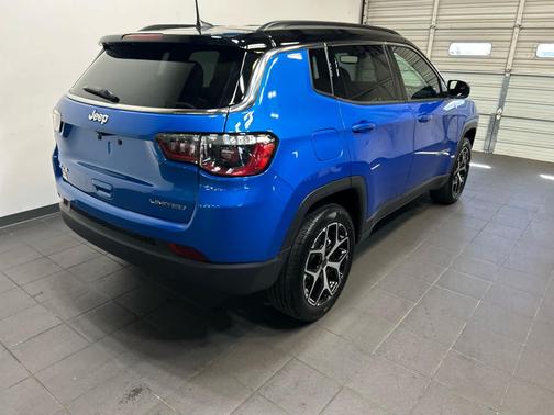 Hydro Blue Pearlcoat 2025 Jeep Compass Limited