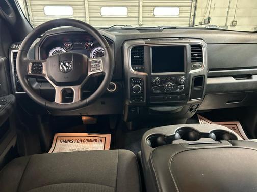 Diamond Black Crystal Pearlcoat 2022 RAM 1500 Classic Warlock Crew Cab 4x4 5'7' Box