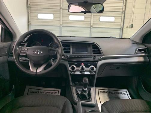2019 Hyundai ELANTRA SE