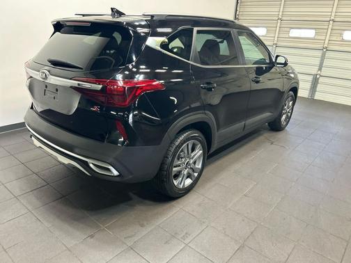 Cherry Black 2021 Kia Seltos S