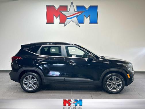 Cherry Black 2021 Kia Seltos S