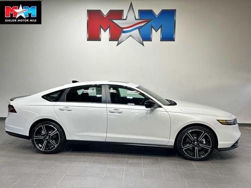 Platinum White Pearl 2026 Honda Accord Hybrid Sport