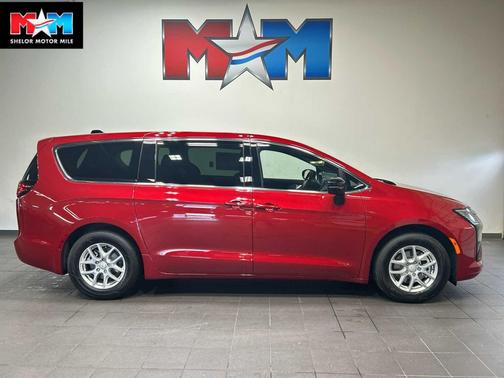 Red Hot Pearlcoat 2027 Chrysler Pacifica L
