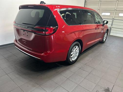 Red Hot Pearlcoat 2027 Chrysler Pacifica L