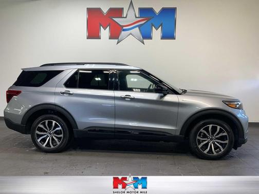 2022 Ford Explorer ST-Line